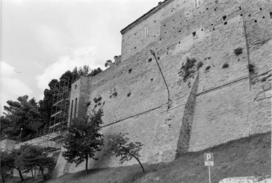 Tratto di mura castellane